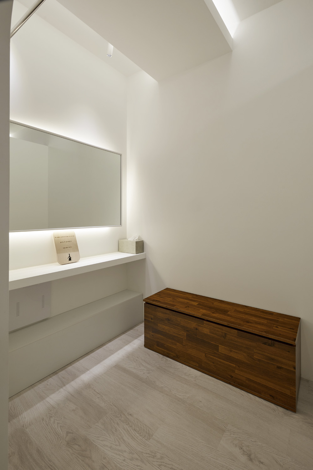 现代简约风格的 20 平米塑料中心室内设计-12