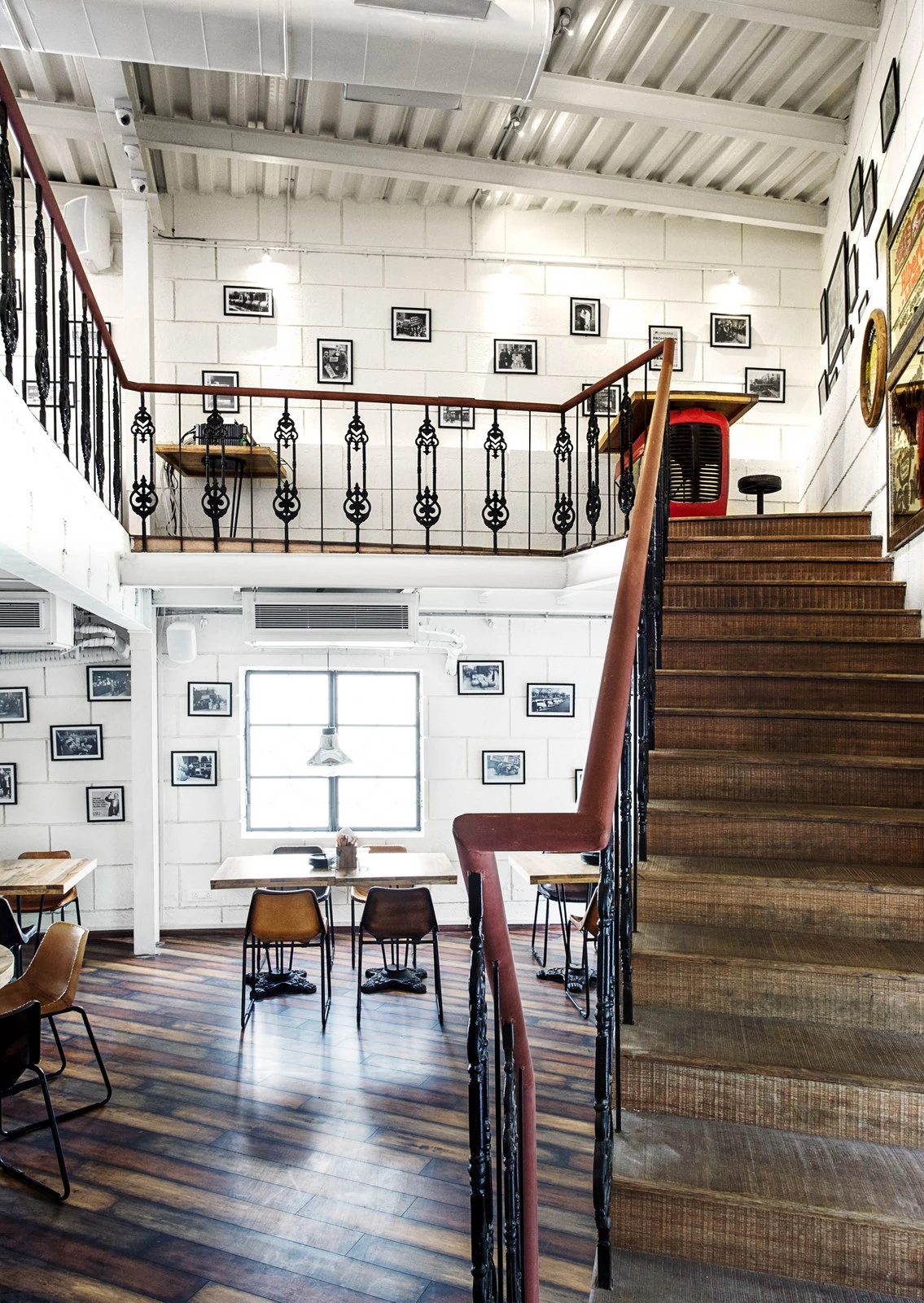 波士顿烤猪肩 · 印度孟买的美国南部灵魂餐厅-11