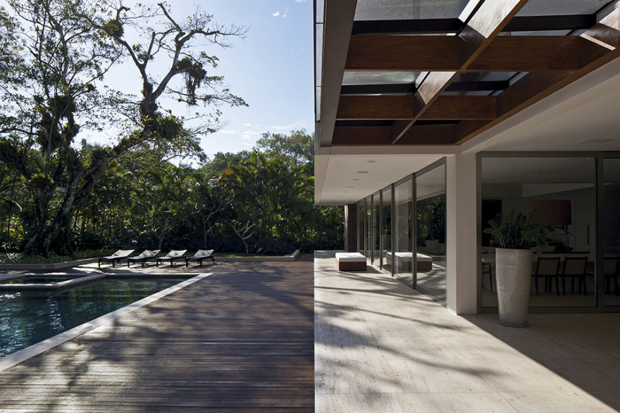 雨林环绕的海滩避难所-6