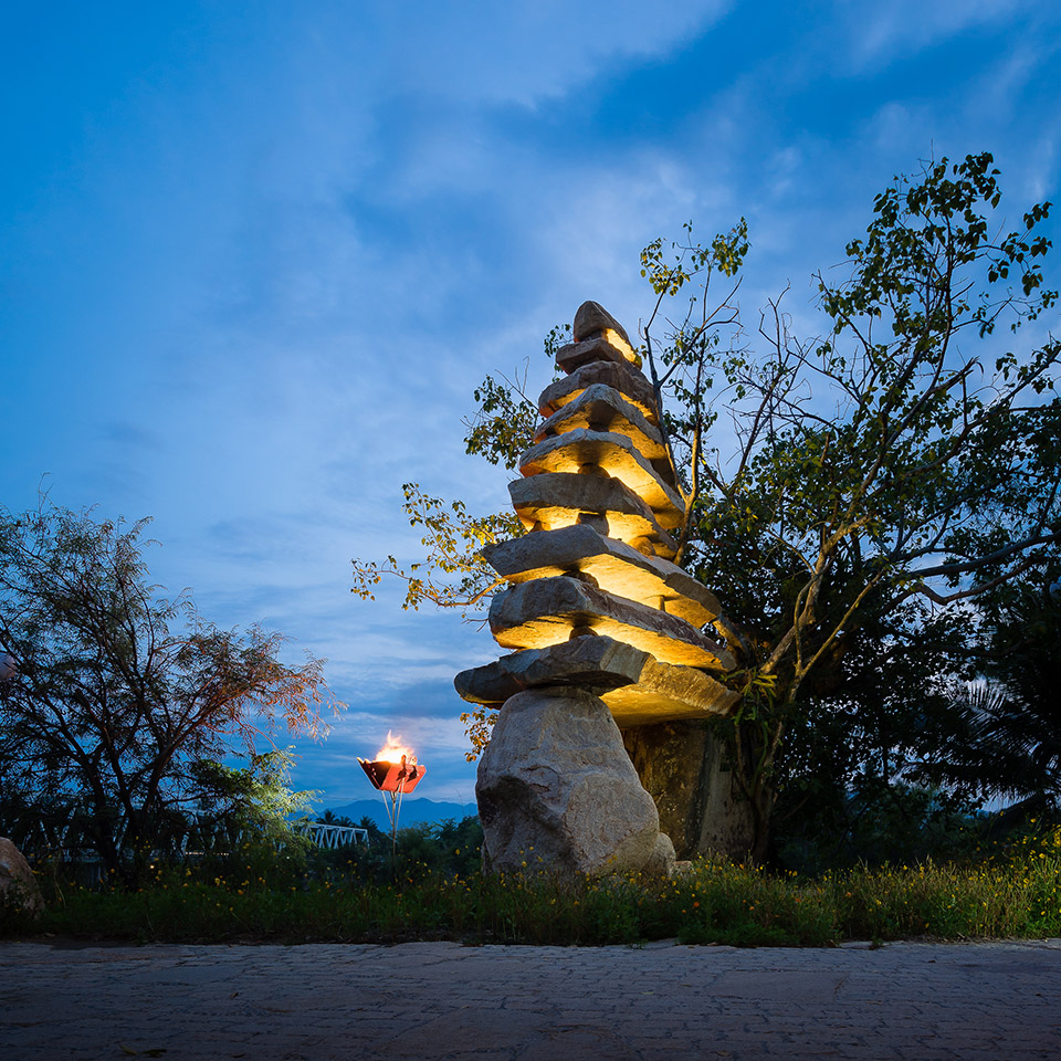 芽庄质朴石庙-8