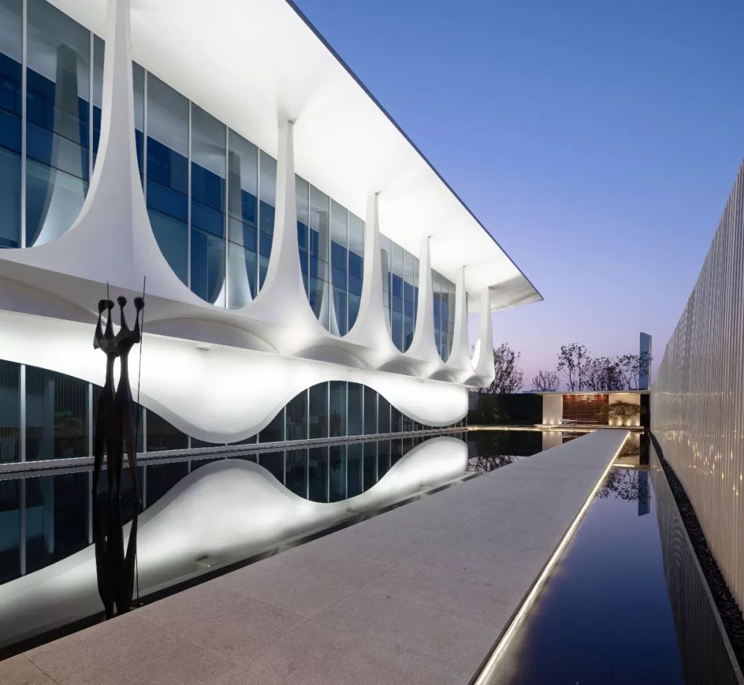 南京中海·左岸澜庭 | 曲线之美，诠释现代建筑的灵动与诗意-90