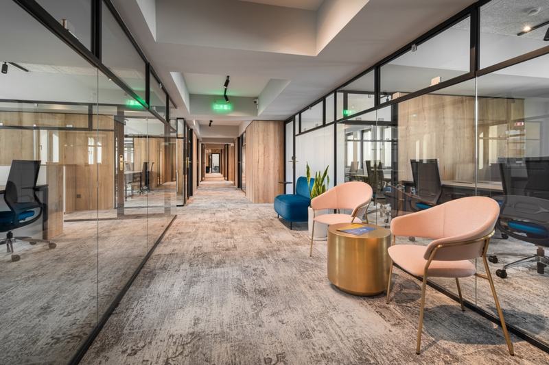 2021年最新联合办公办公室设计 - 米尚丽零售设计网 MISUNLY- 美好品牌店铺空间发现者-17