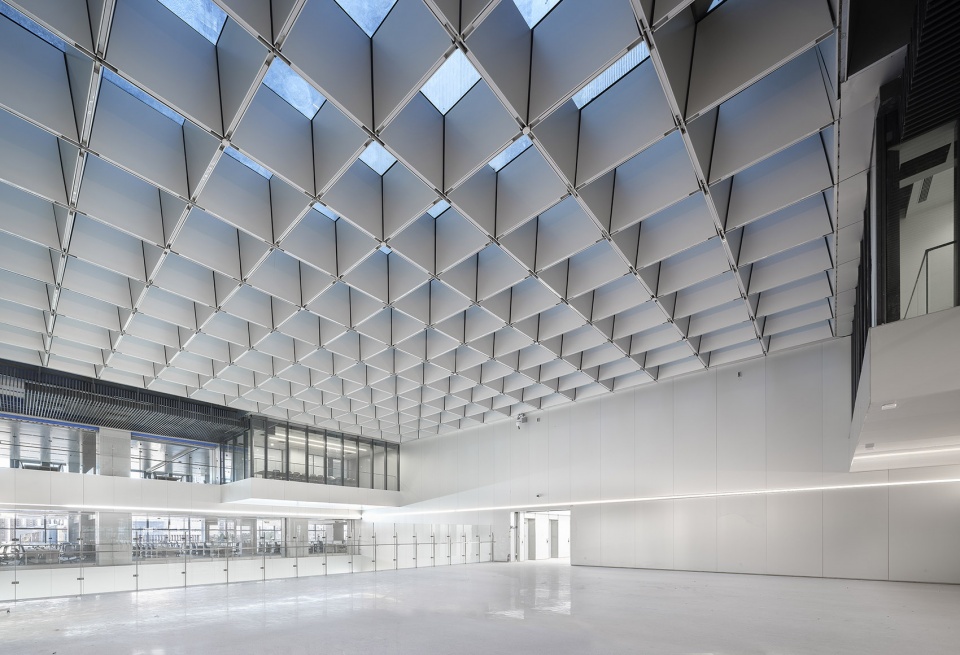 济南国家重型汽车工程技术研究中心 | 极简悬浮体量，激发创新之心-52