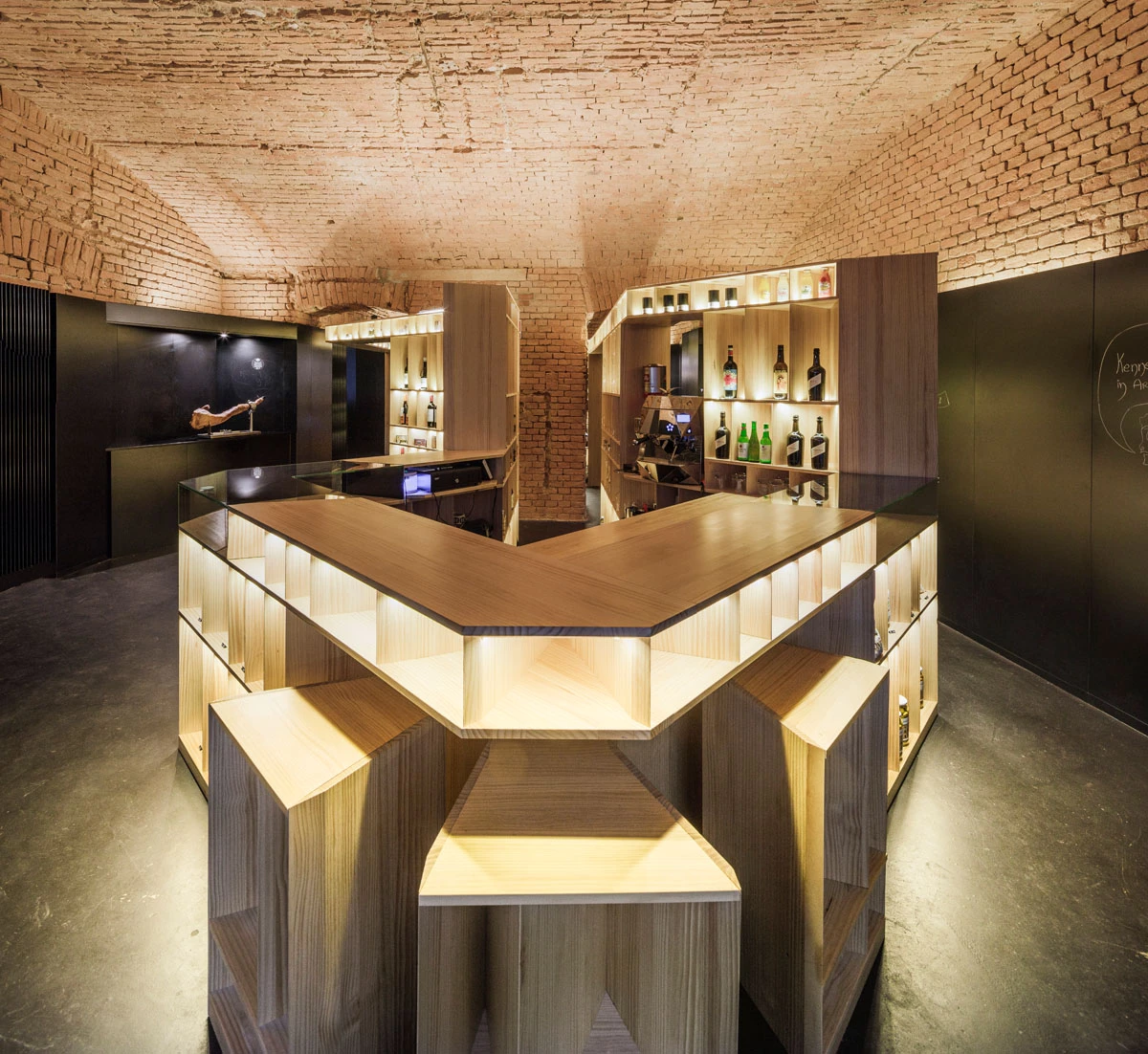 灵活多变的西班牙风情商铺设计-11