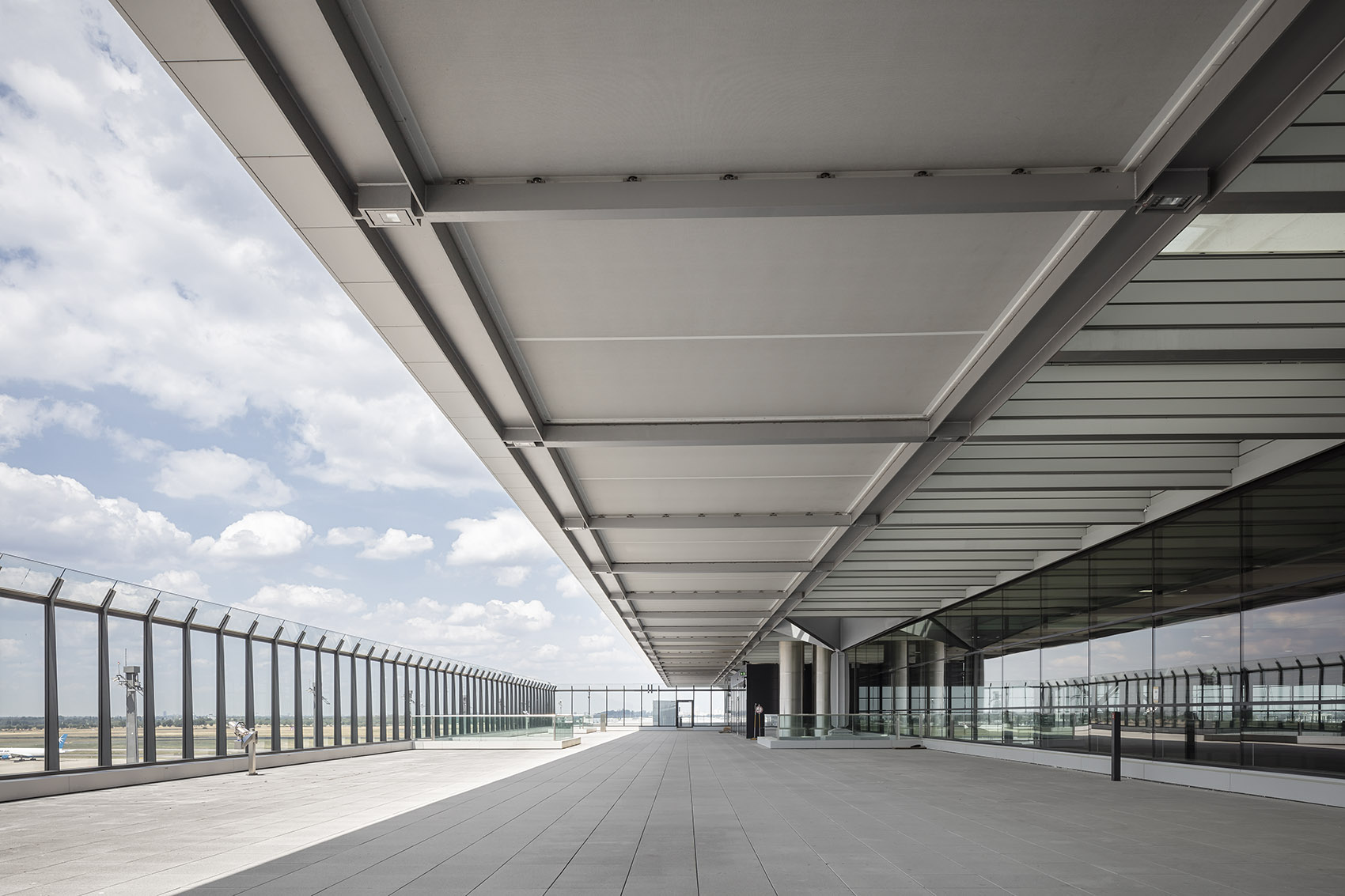 蓄势待发 首航展翅:柏林-勃兰登堡机场正式投入运营 / gmp-18