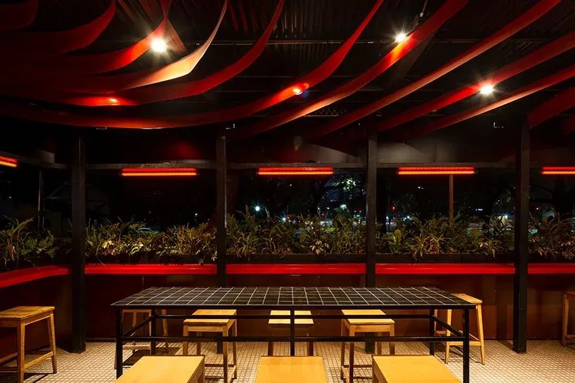 阿根廷 Williamsburg 餐厅露天座位设计,红砖元素营造自然氛围-30