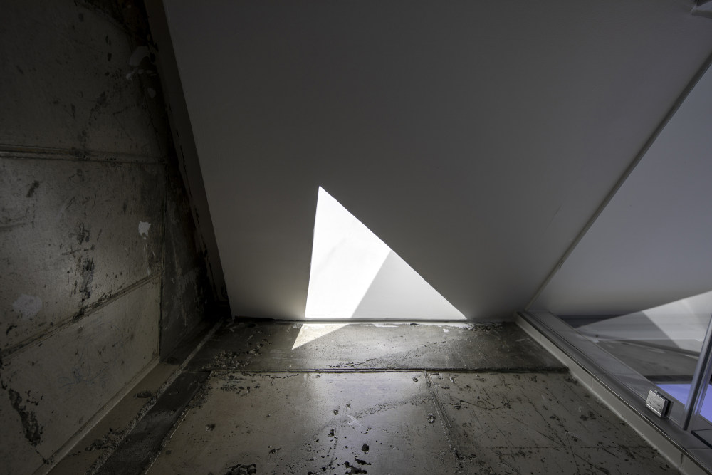 依山傍水的韩式别墅-20