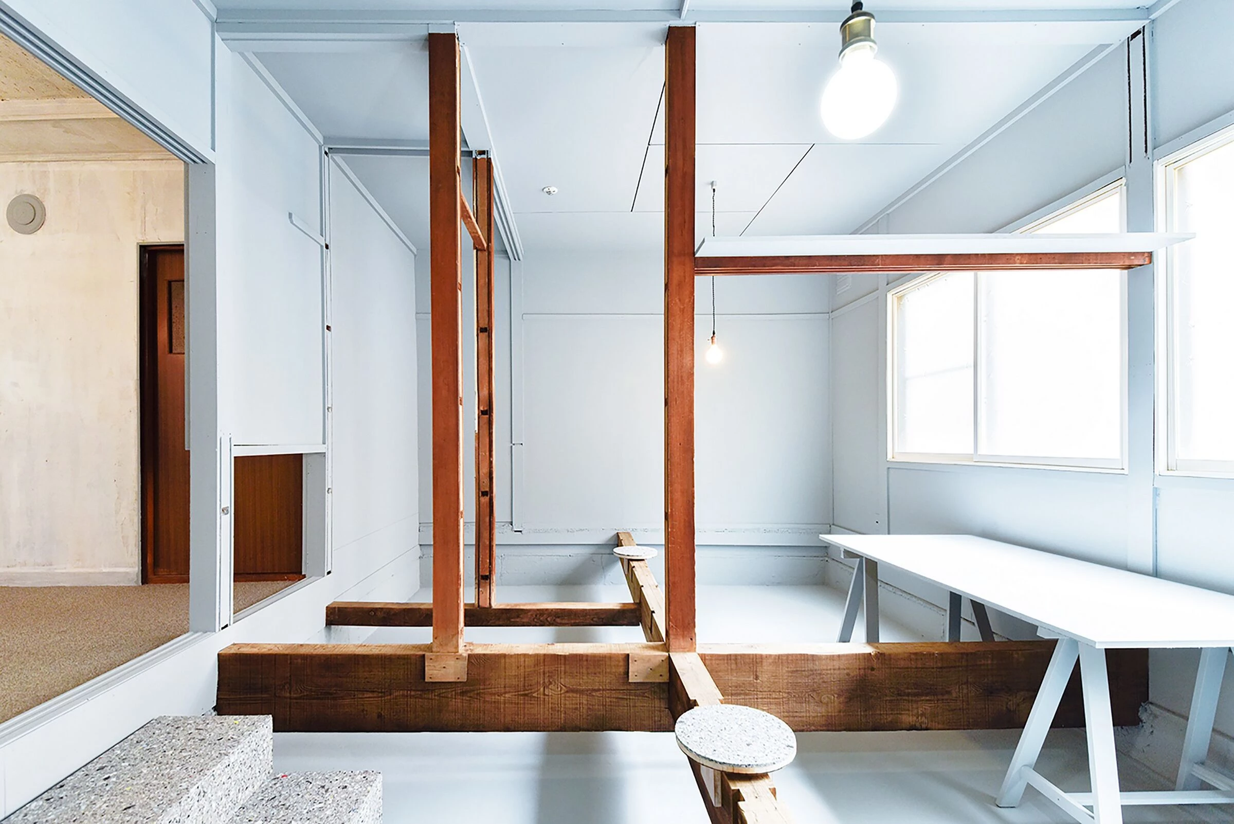 木质公寓变办公室 | 颠覆传统的创意设计-18