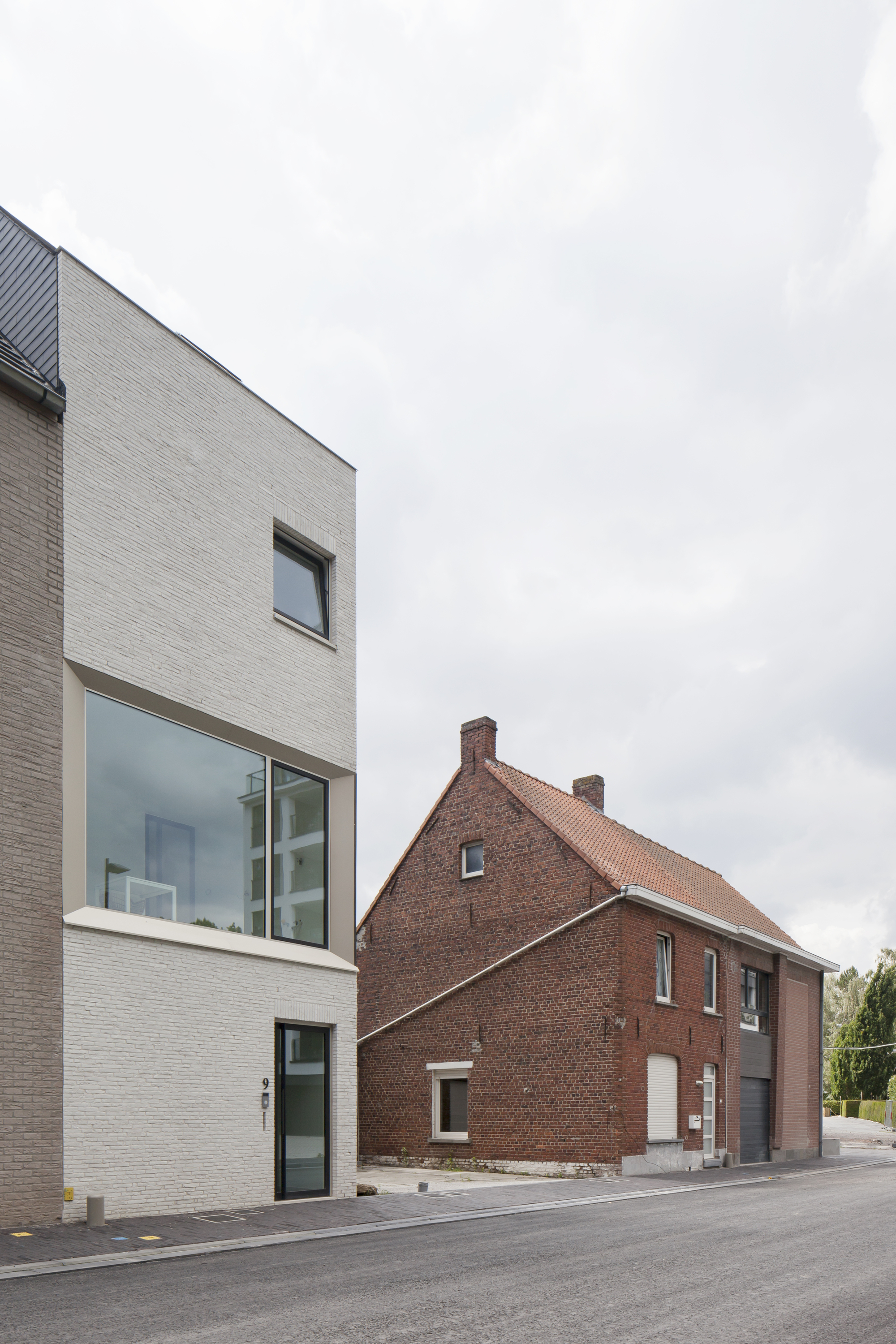 小地块大设计 | 公寓与牙科诊所的巧妙融合-16