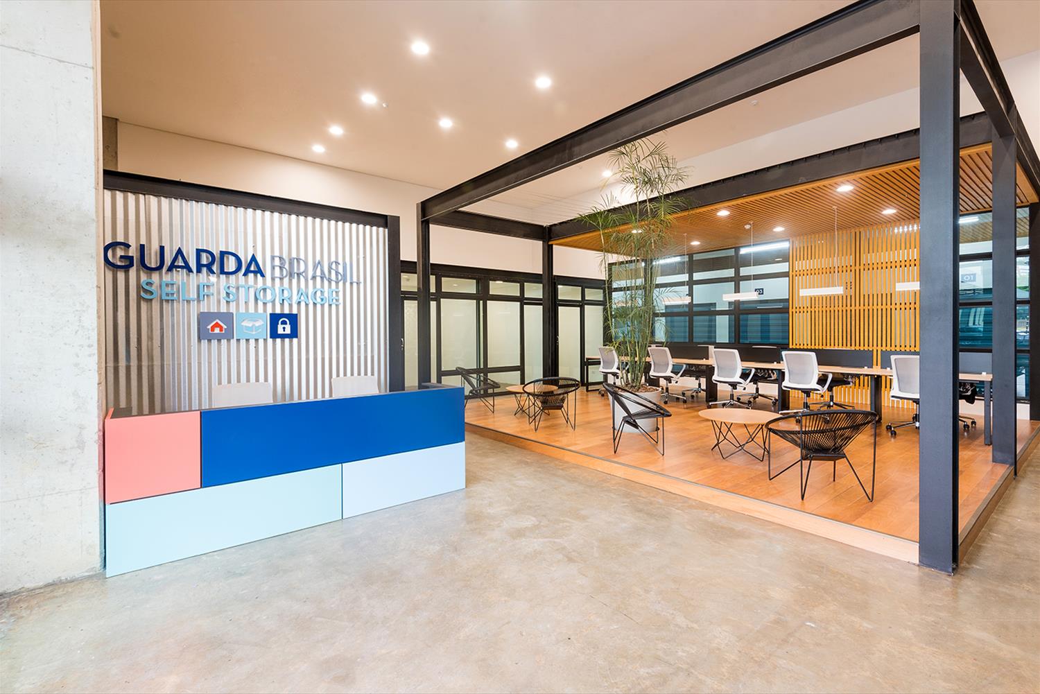 Guarda Brasil Self Storage · 废弃仓库变现代办公空间-3