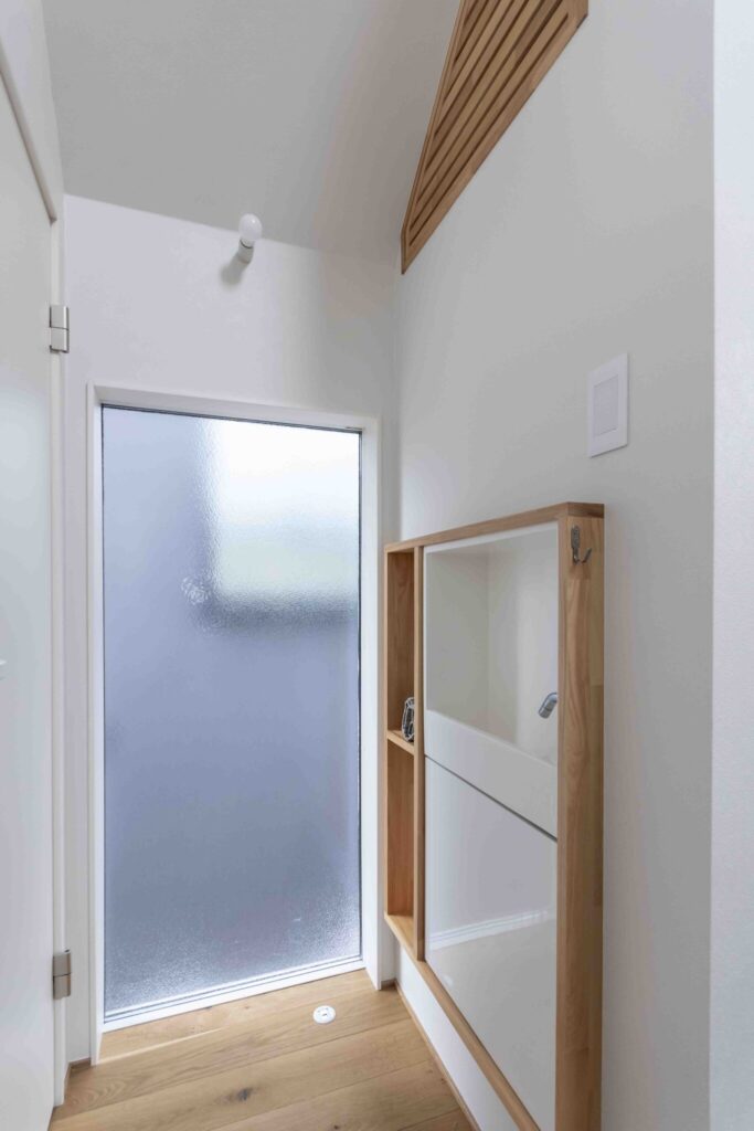 屋根形状とレベル差を活用　家族がゆるやかにつながる屋根裏のような居住空間 | Style of Life | 100%LiFE-7