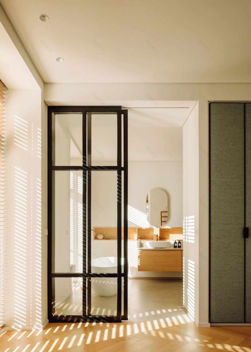 美国现代复古混搭平层设计案例丨葡萄牙里斯本丨Maison Amarande-28