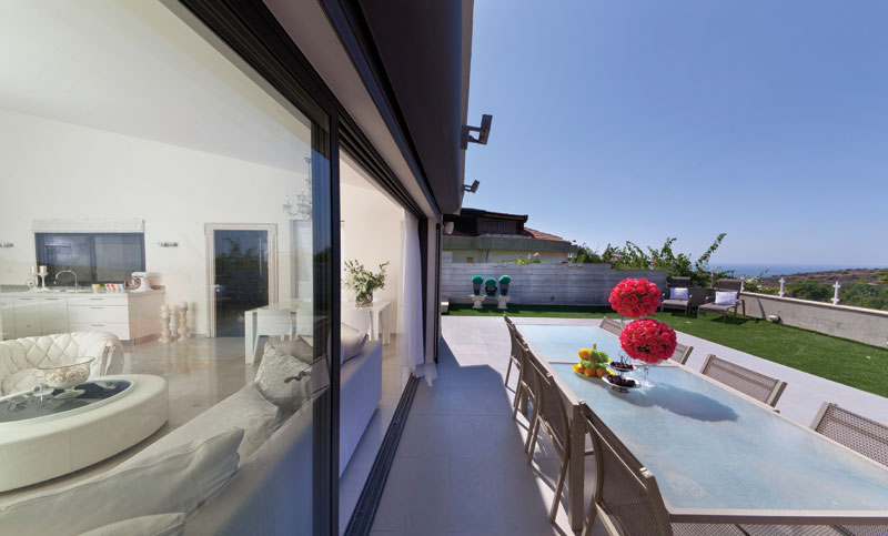 白色外观可变住宅设计丨设计师兼住户 吉莉·斯加尔-21