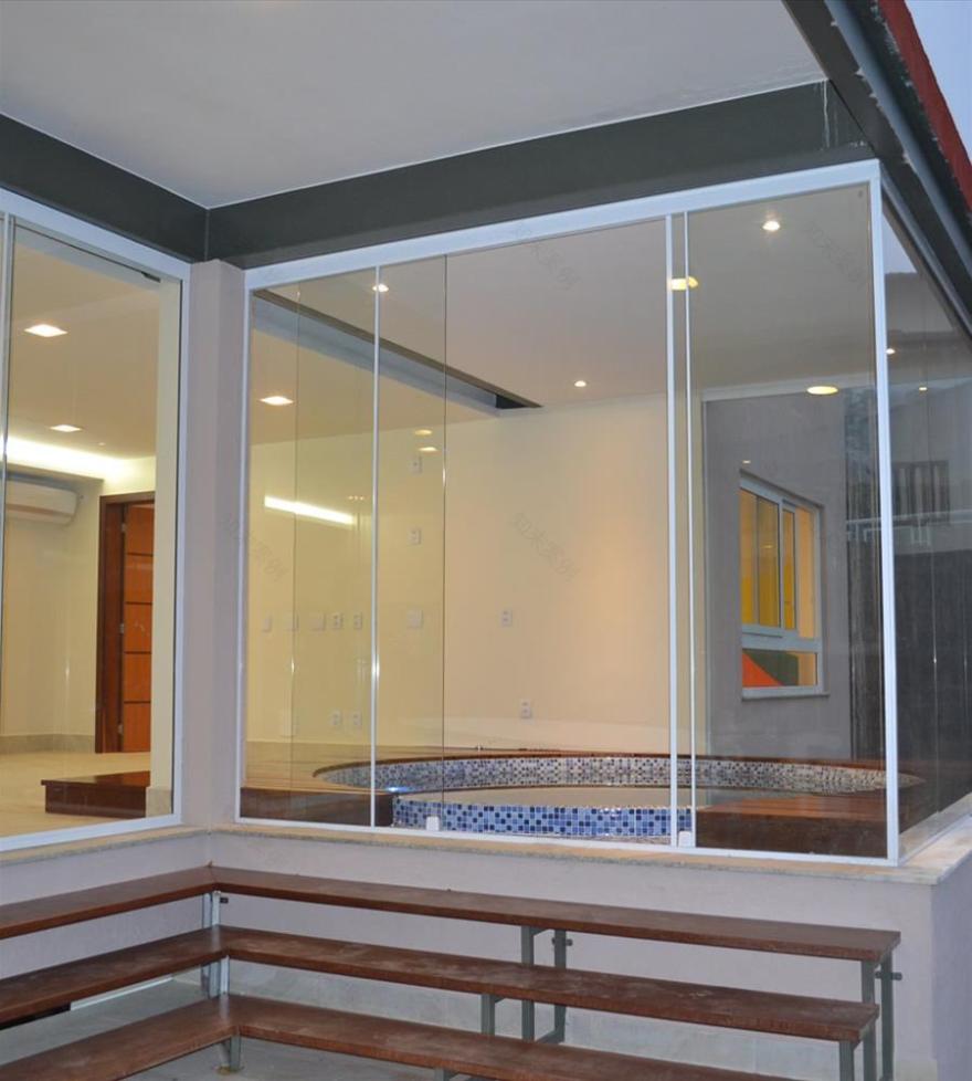 巴西 Traço & Espaço 建筑事务所的创新坡地住宅设计-5