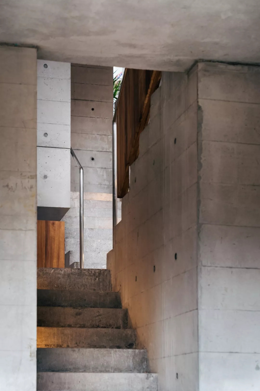 琚宾爆拆《皮囊》里的家，握手楼逆袭美宅+图书馆综合体！-65