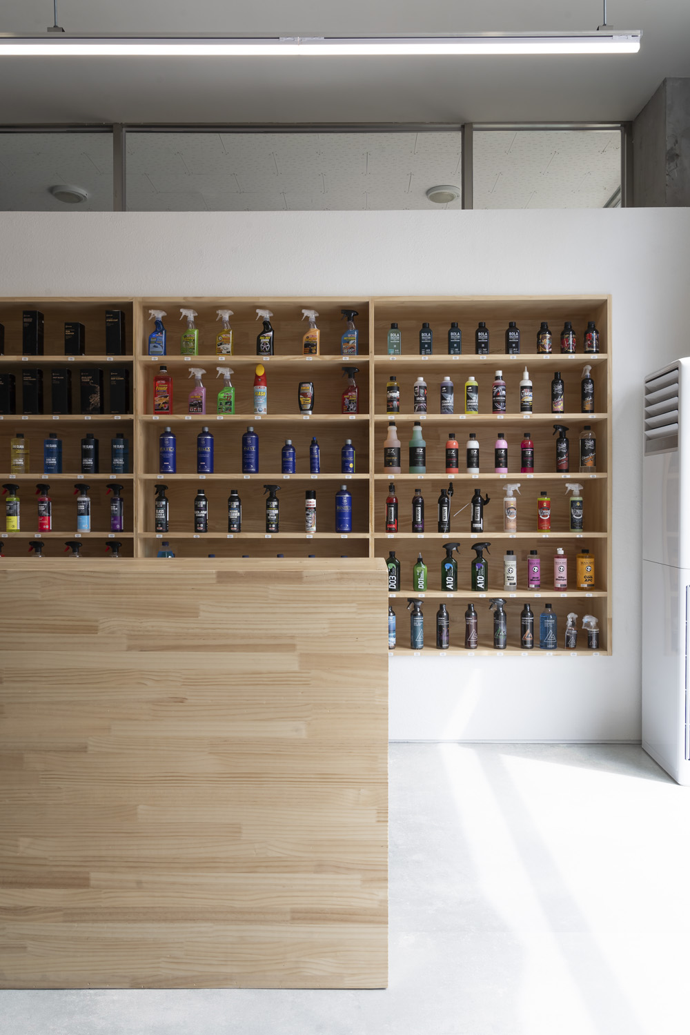 简约风格 15 坪汽车用品店装修-11