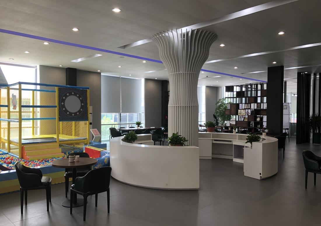 
浦东4S店休闲区350平 -0