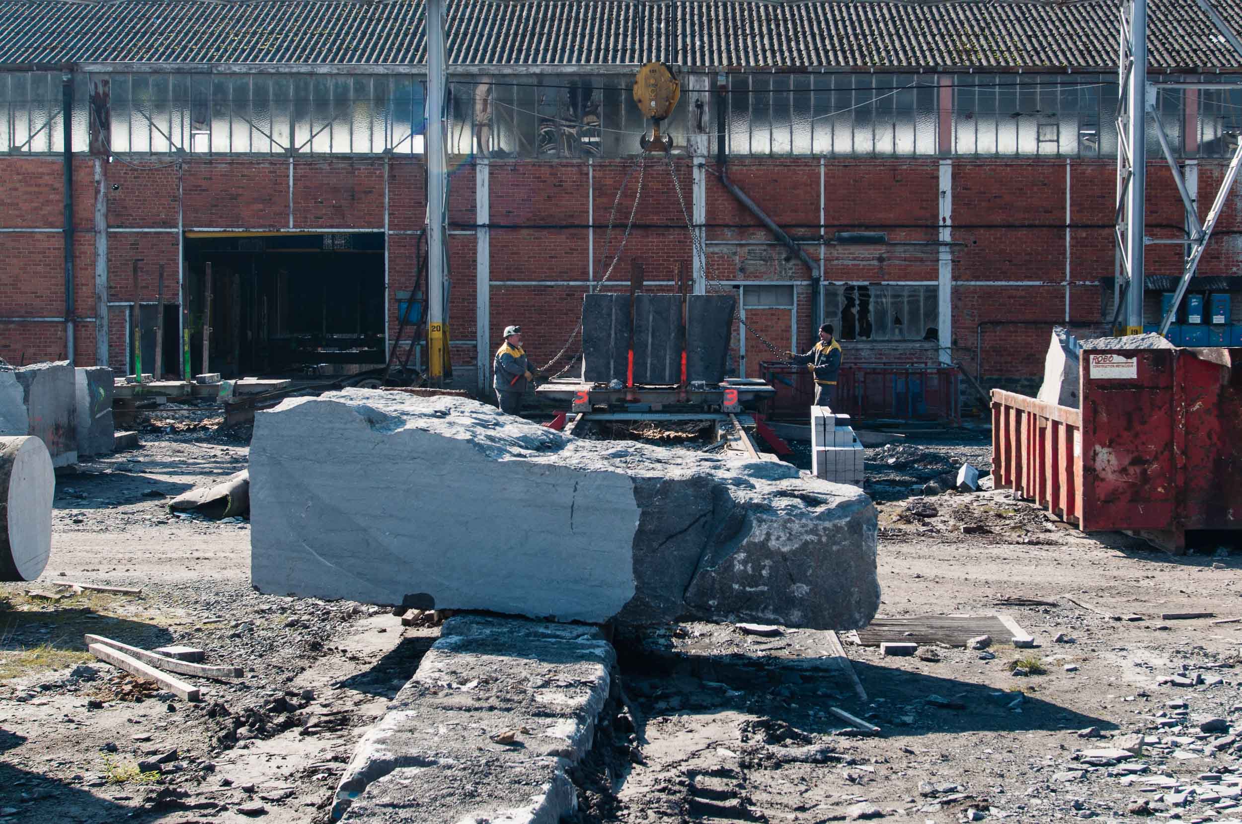 采石场·朱利安·卡雷德罗

注：Julien Carretero 一般是人名，按常见音译规则翻译为朱利安·卡雷德罗；Quarry 常见释义为采石场，若此处有特定含义，但因缺乏更多背景信息暂按常见义翻译 丨比利时埃诺-40