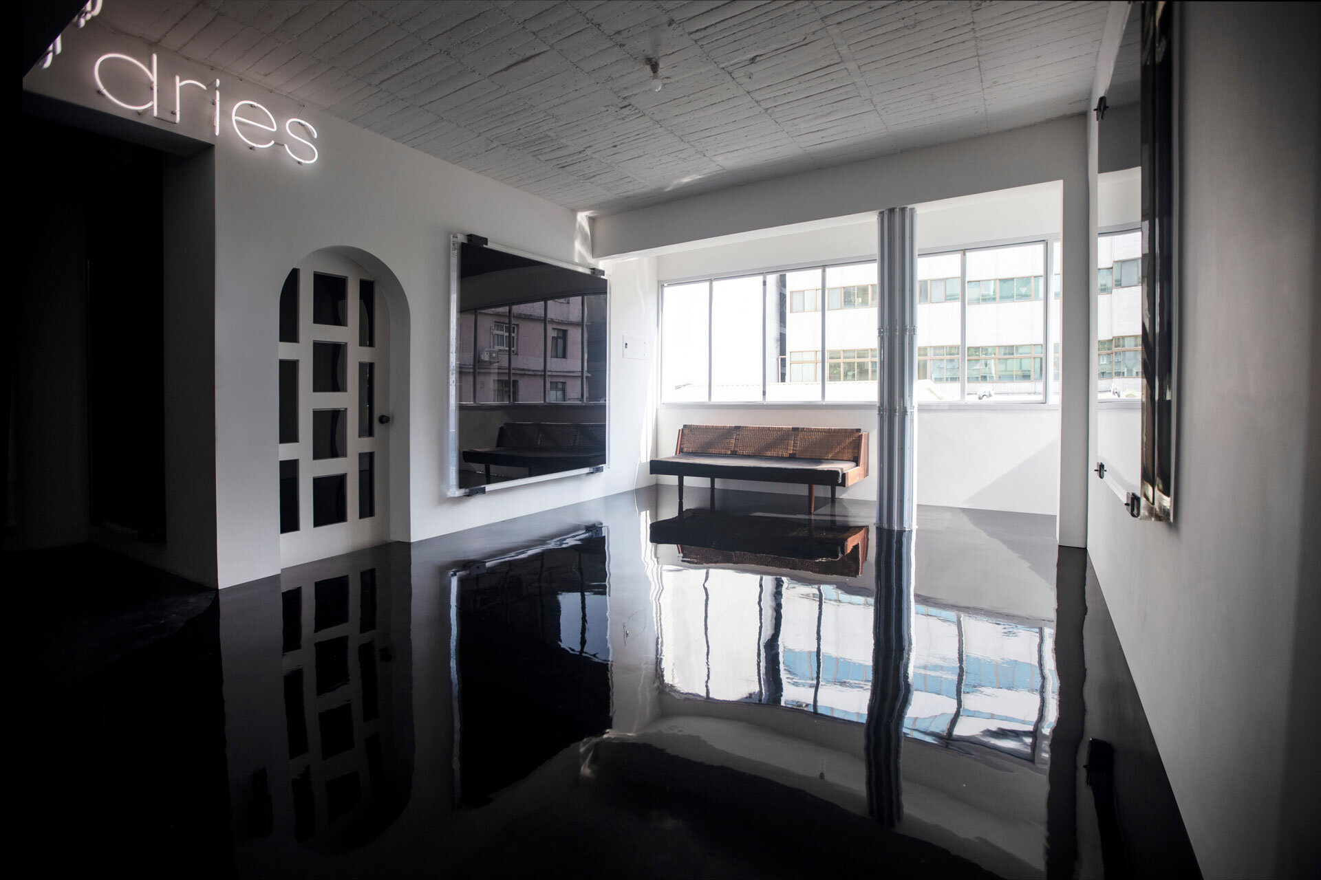 一生只能探訪一次的台北神秘旅店「ROOM」：是美術館、是藝廊，是一個世人向藝術借宿一宿的地方 — Hey!Cheese-0