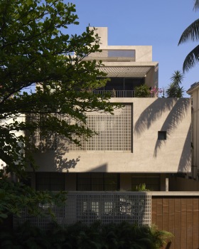 Jali House / Studio VDGA