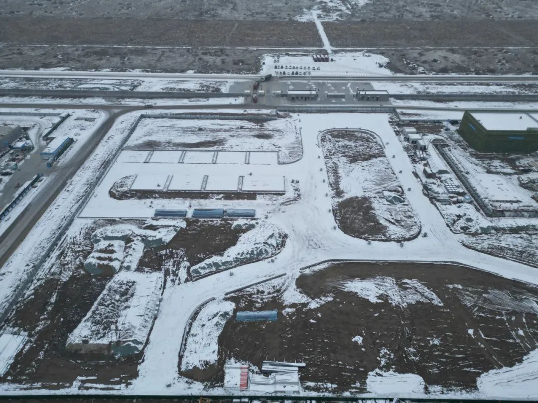 【一线写真】焊花落处，戈壁长出“能源春天”-39