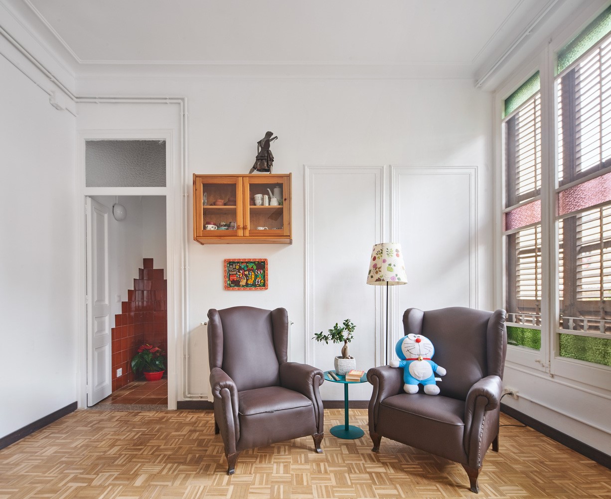 巴塞罗那 Verdi 街 140 平米翻修 | 瓷砖与桌子的空间对话-16