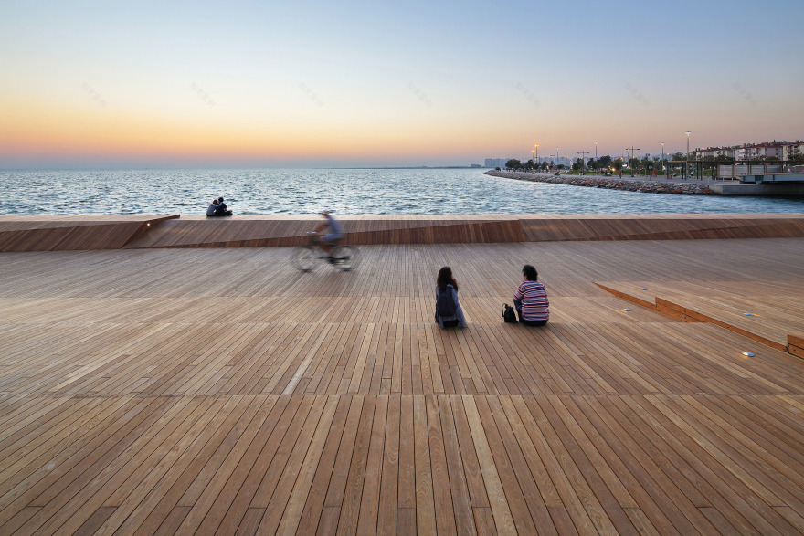 伊兹密尔海滨重塑项目 · Bostanlı日落休息室&人行天桥-41