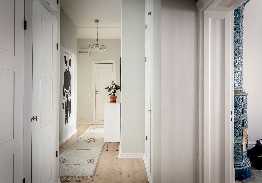 色彩斑斓的瑞典公寓 | 现代艺术装点生活空间-27