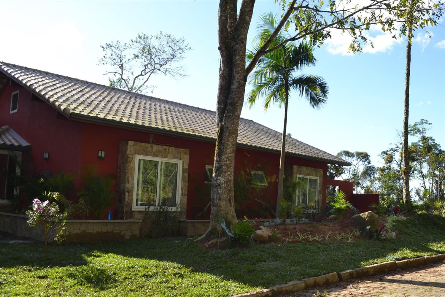 巴西 Traço & Espaço 建筑事务所的创新坡地住宅设计-3