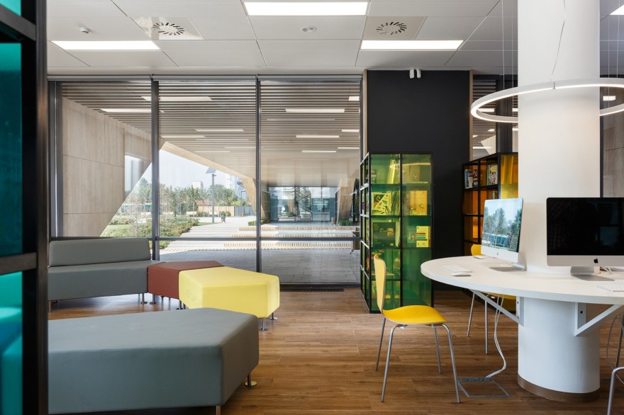 乌克兰基辅 A+ 学院 SVOYA studio-51