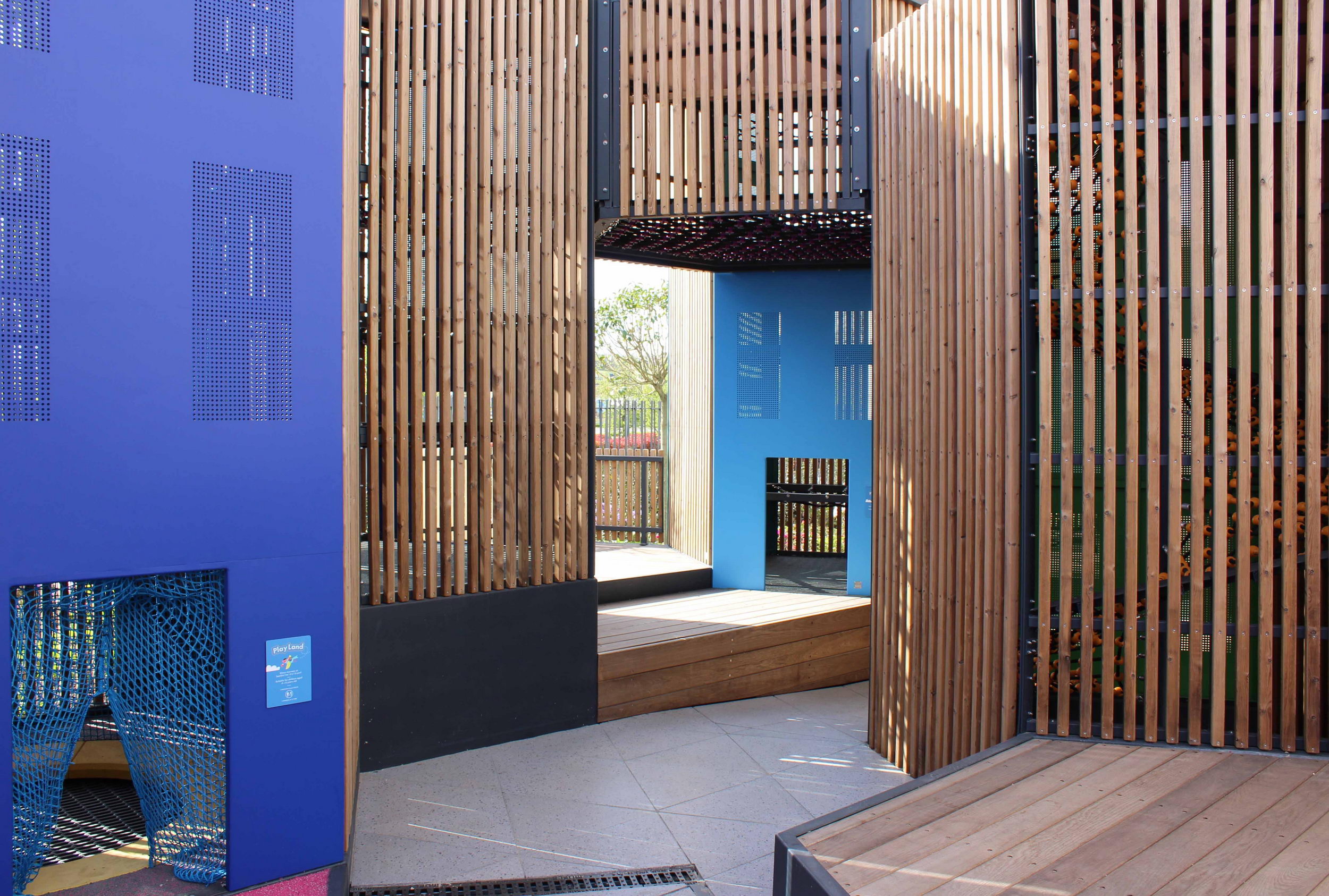 迷你的彩色村庄 | Carve 事务所打造的多功能游乐景观-36