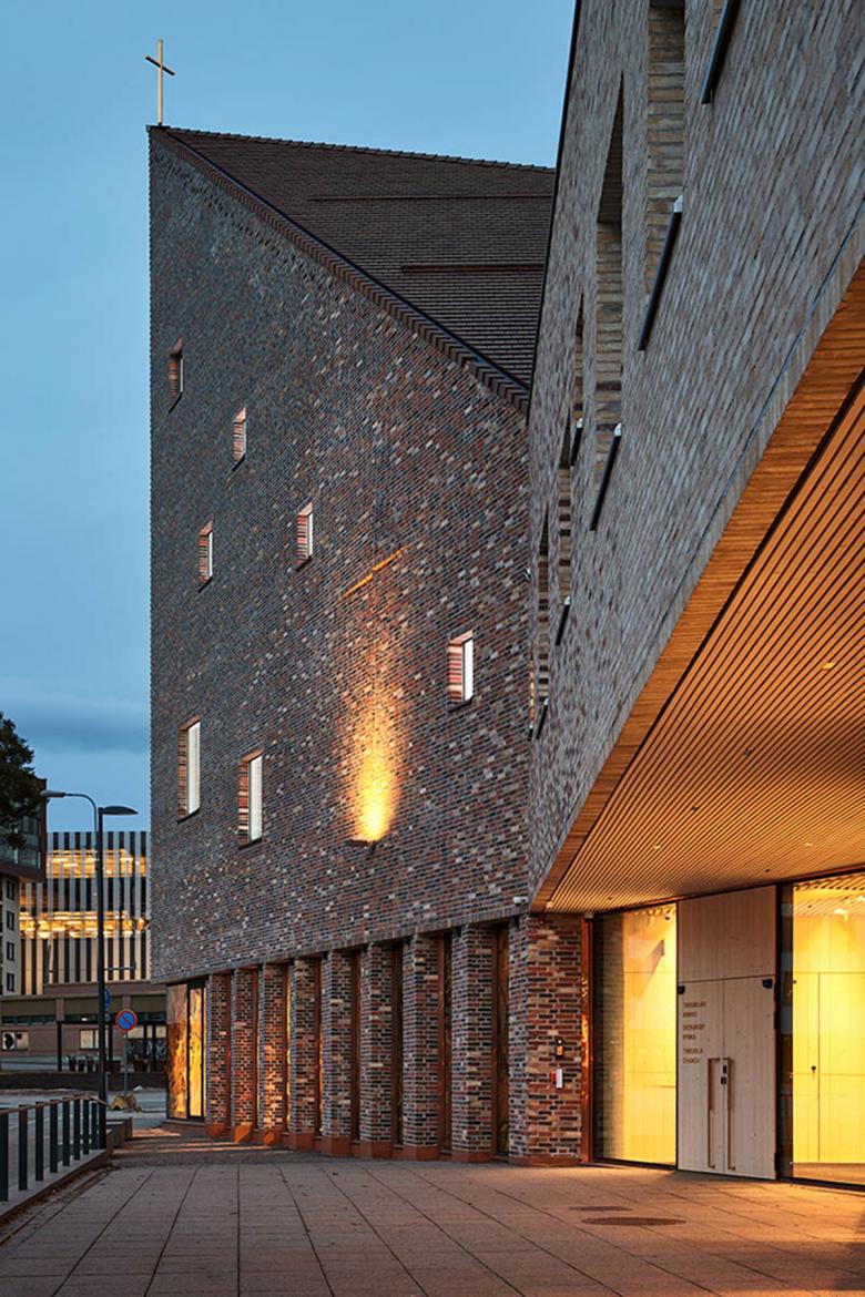 迪古里拉教堂和住宅丨芬兰万塔-6