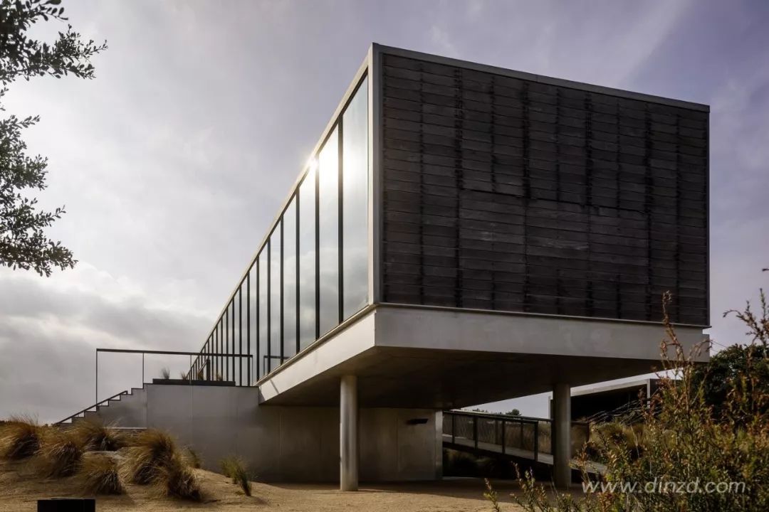 自然与建筑的对话——圣安德鲁斯海滩别墅-6