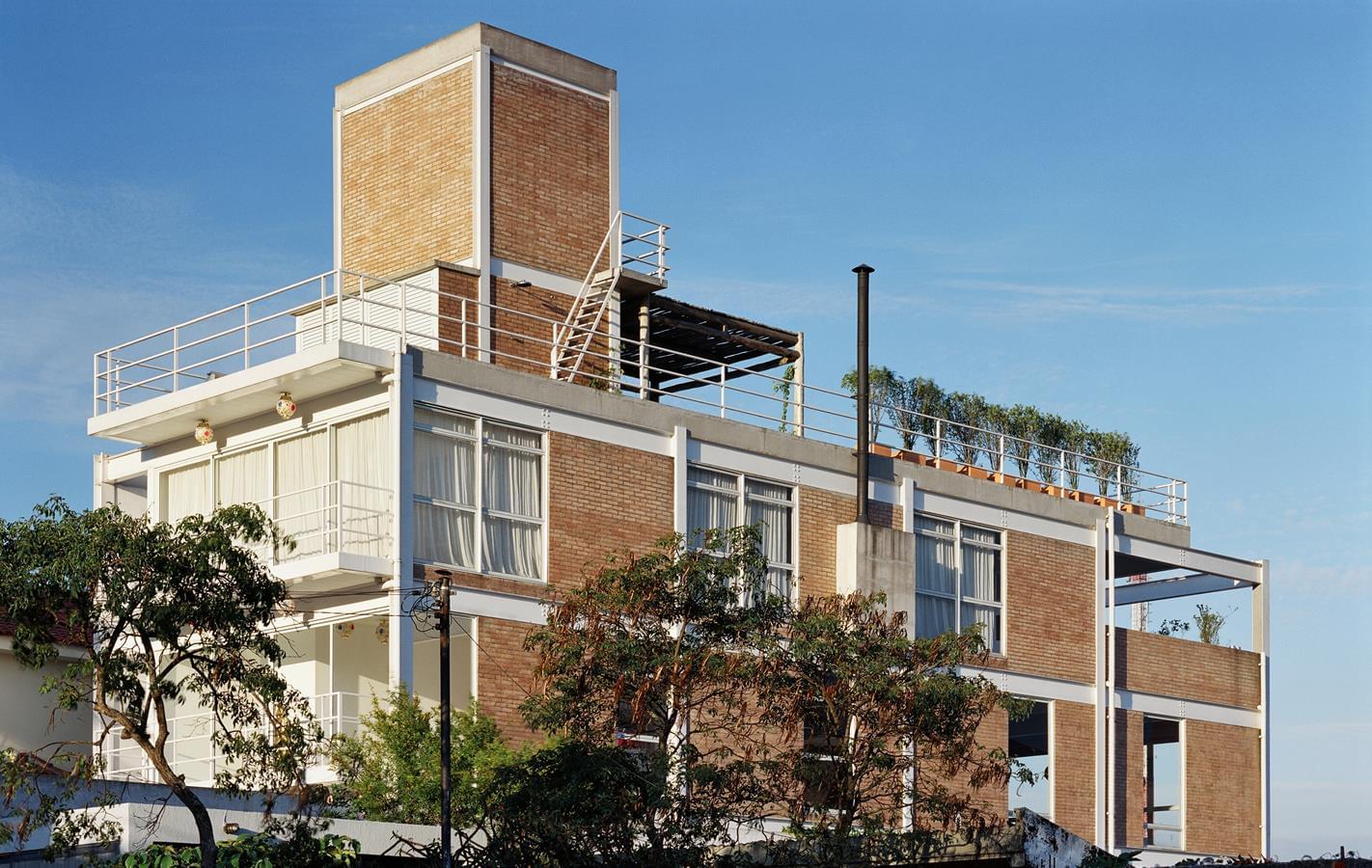 巴西精英建筑师协会的环保瑜伽学校设计-2