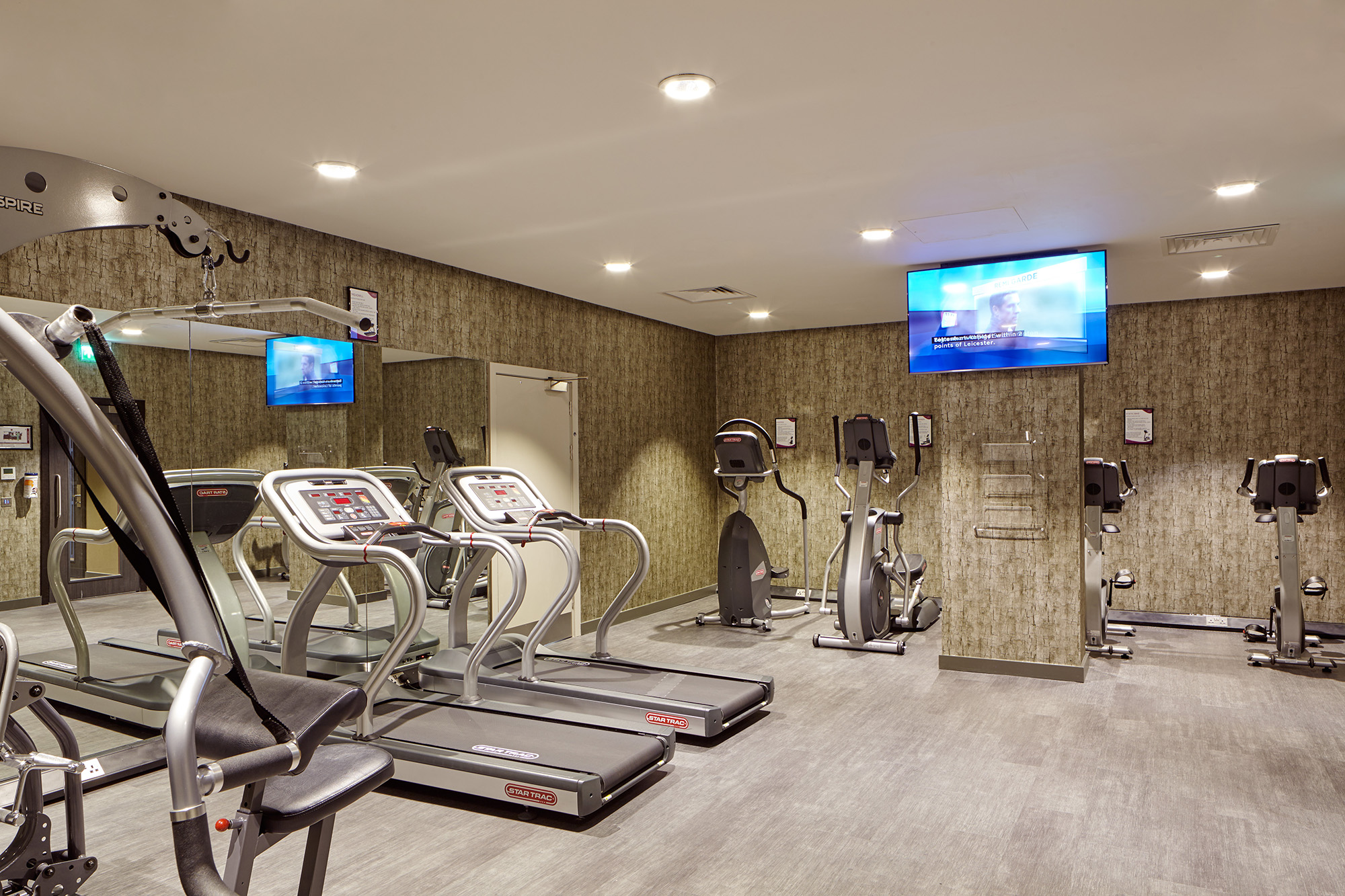 
						jQuery(document).ready(function() {
							jQuery("a[rel^='prettyPhoto']").prettyPhoto({
								social_tools : false,
								show_title : false
							});
						});
					-11