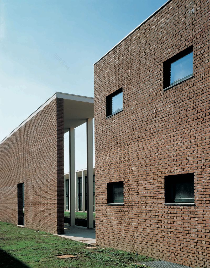 加利阿泰的老年人病例(此处case在医学语境常见意为病例,anziani指老年人,a Galliate表示在加利阿泰(一个地名),需根据具体背景确认是否准确) 丨意大利诺瓦拉丨Antonio Monestiroli,Paolo Rizzatto-21