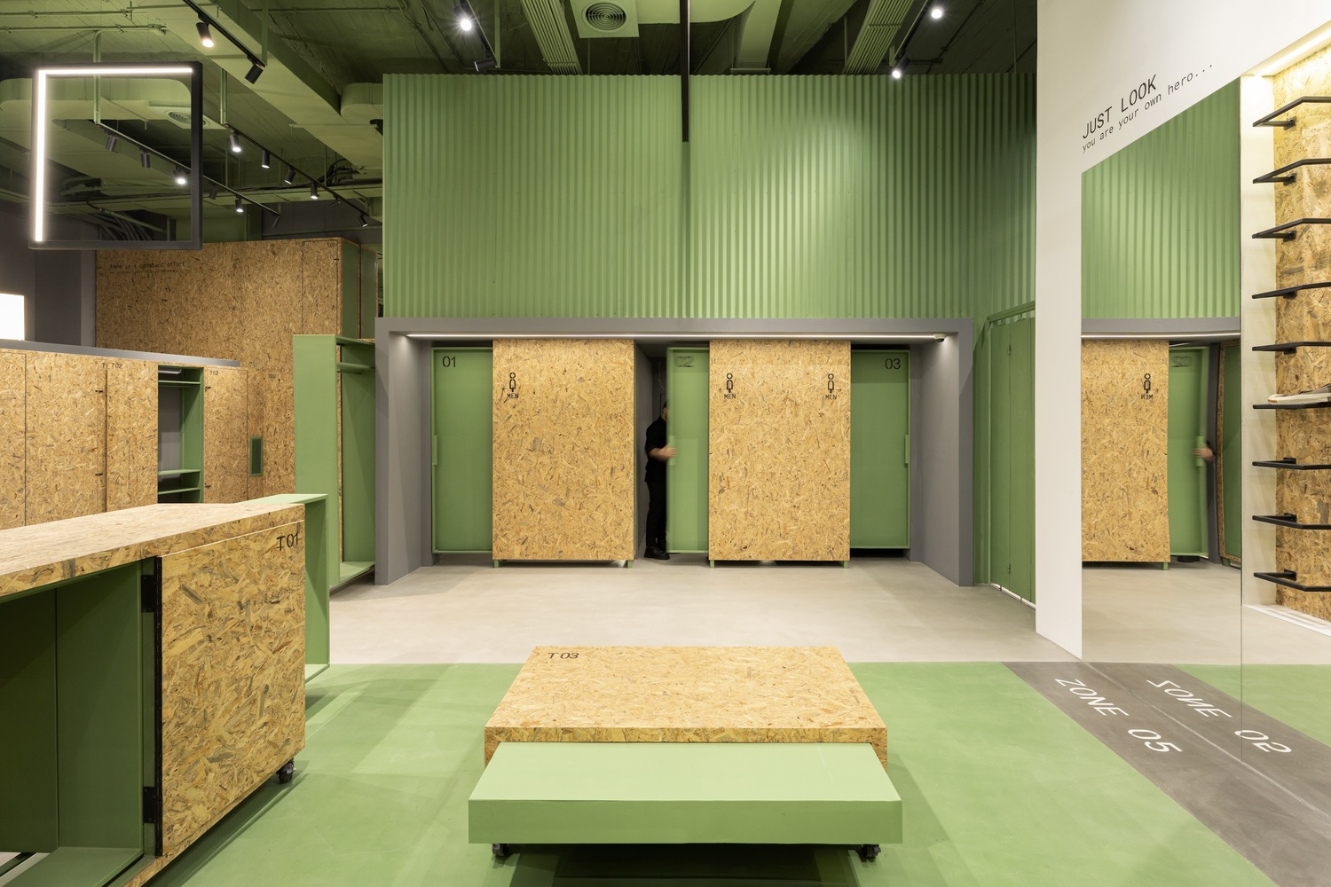 伊朗著名服装店-18