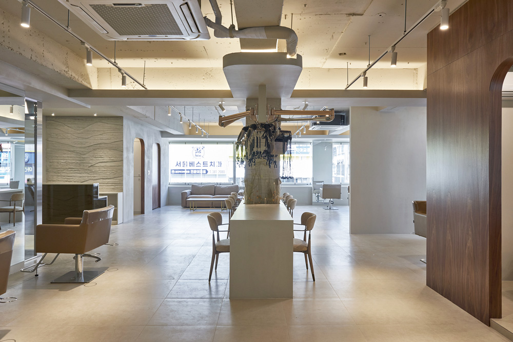 白色与木色的和谐交融 | 43 平米美容室内设计-9