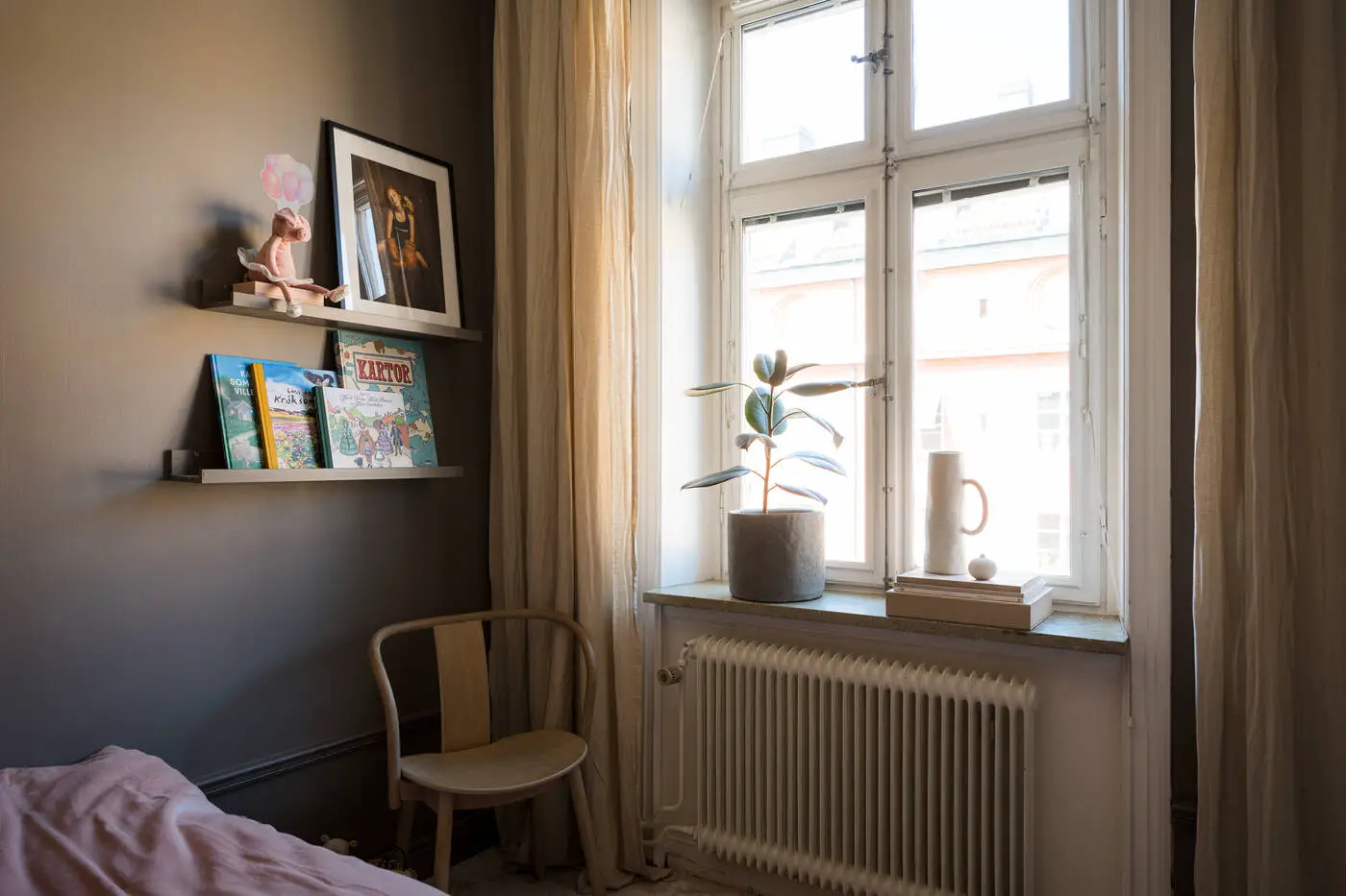 瑞典 19 世纪公寓设计翻新，展现温馨绿色调-20