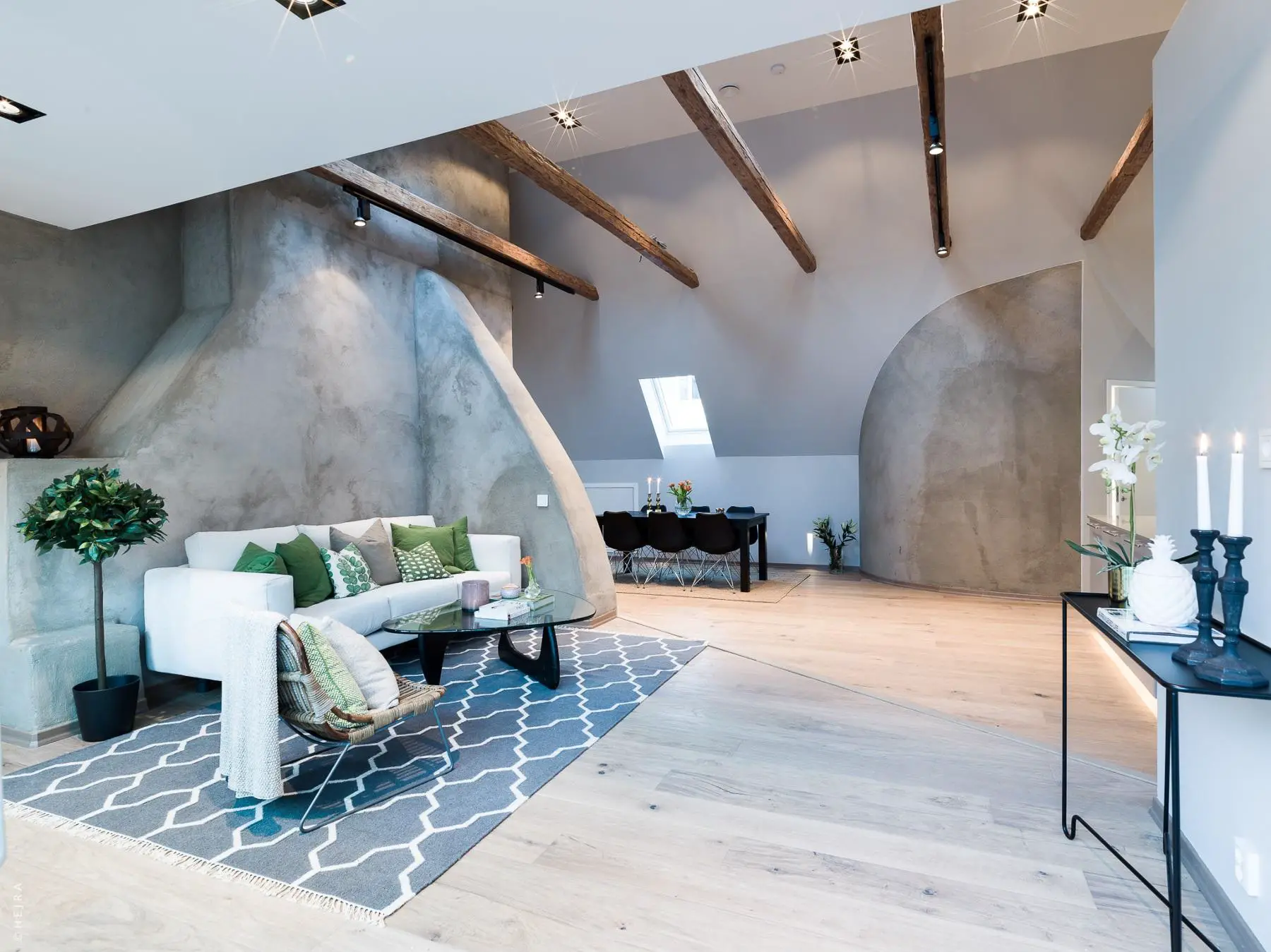 融合温暖与个性的顶层公寓设计-3