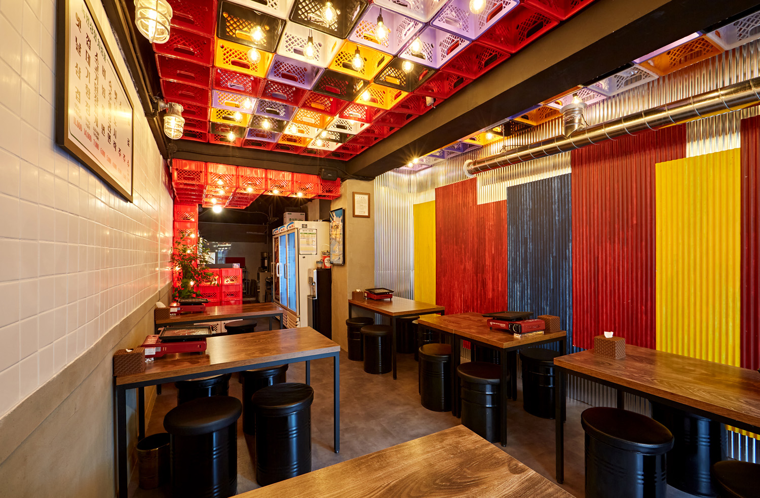 韩国 Inteirie 餐厅 | 色彩斑斓的极简主义设计-6