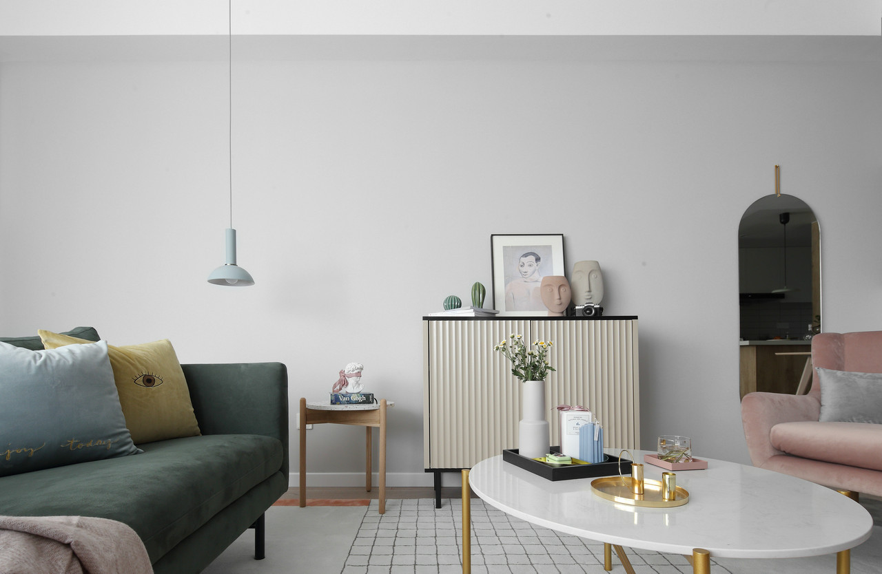 成都 110 平灰色调家居设计，开放式厨房与明亮色彩的完美融合-12