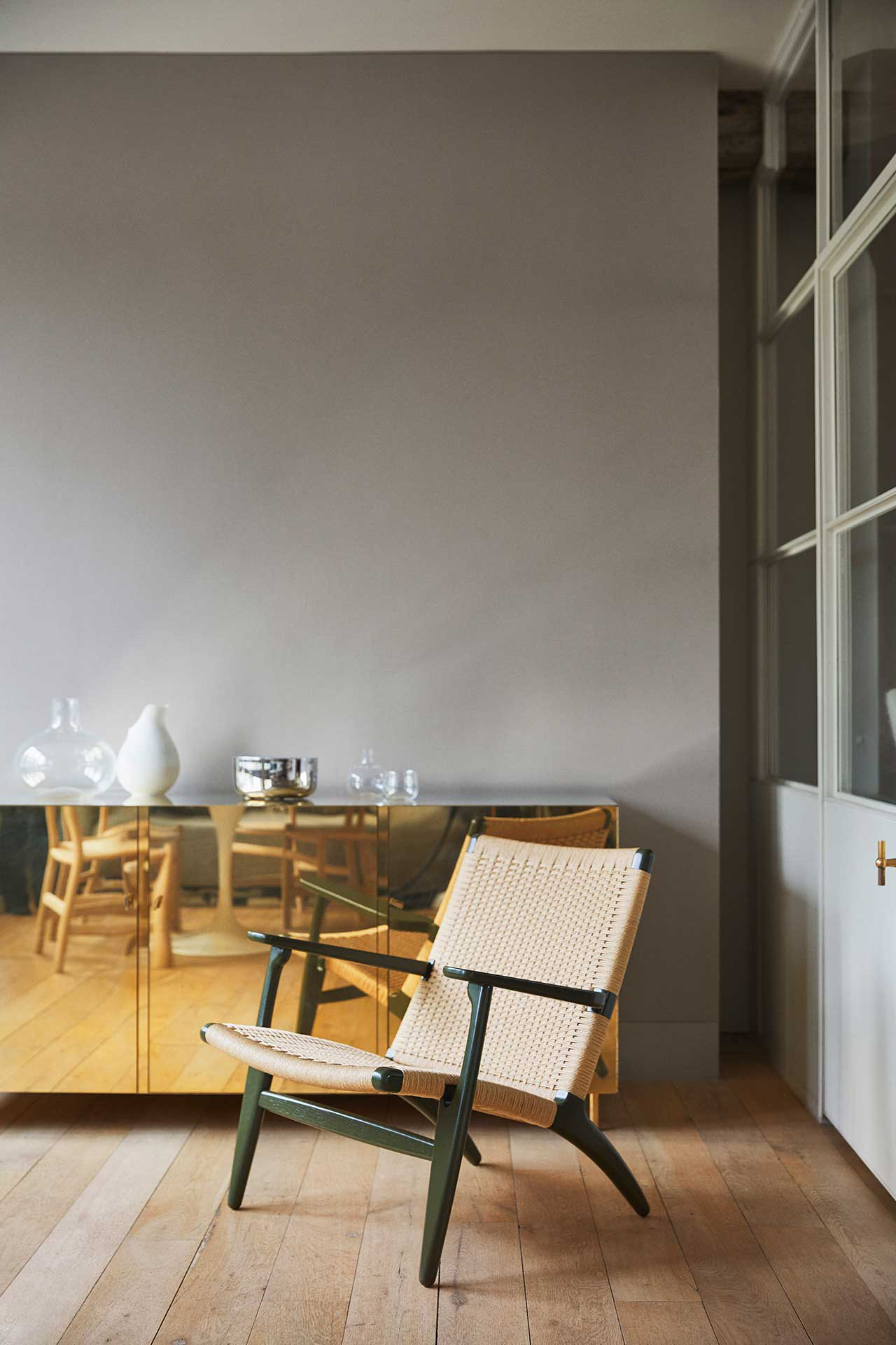 Ilse Crawford 为 Hans J. Wegner 五款经典椅子打造全新色彩方案-3