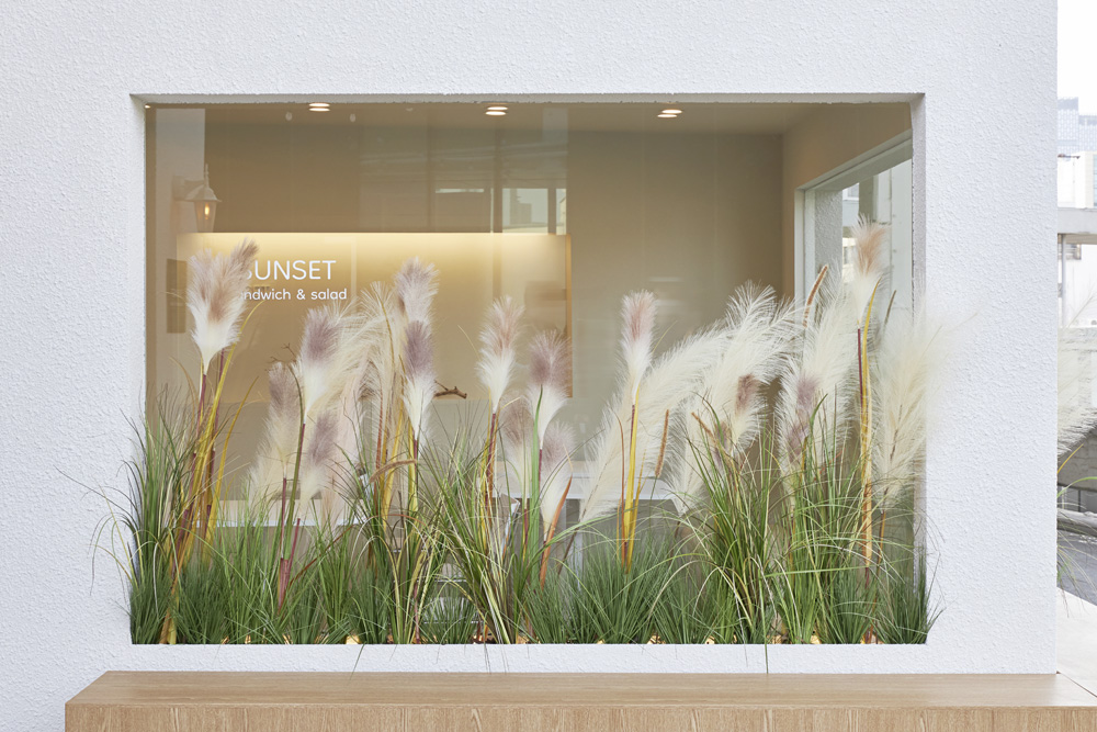 白色与木纹的优雅融合 | 15 坪小空间的精美咖啡厅设计-14