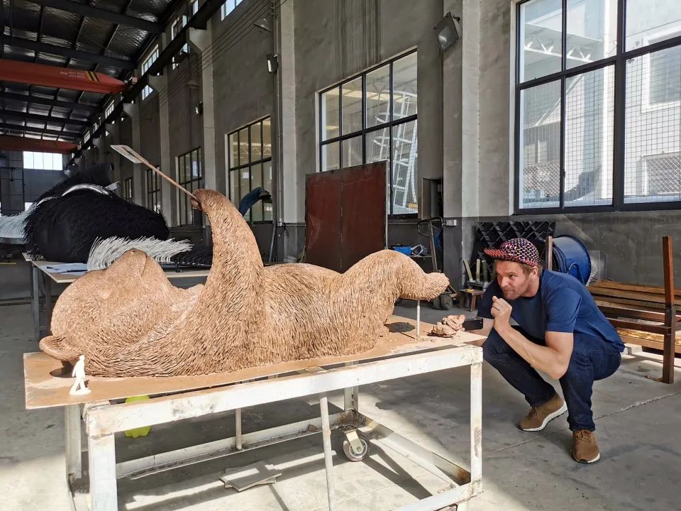 巨型“自拍熊猫”艺术装置丨UAP-34