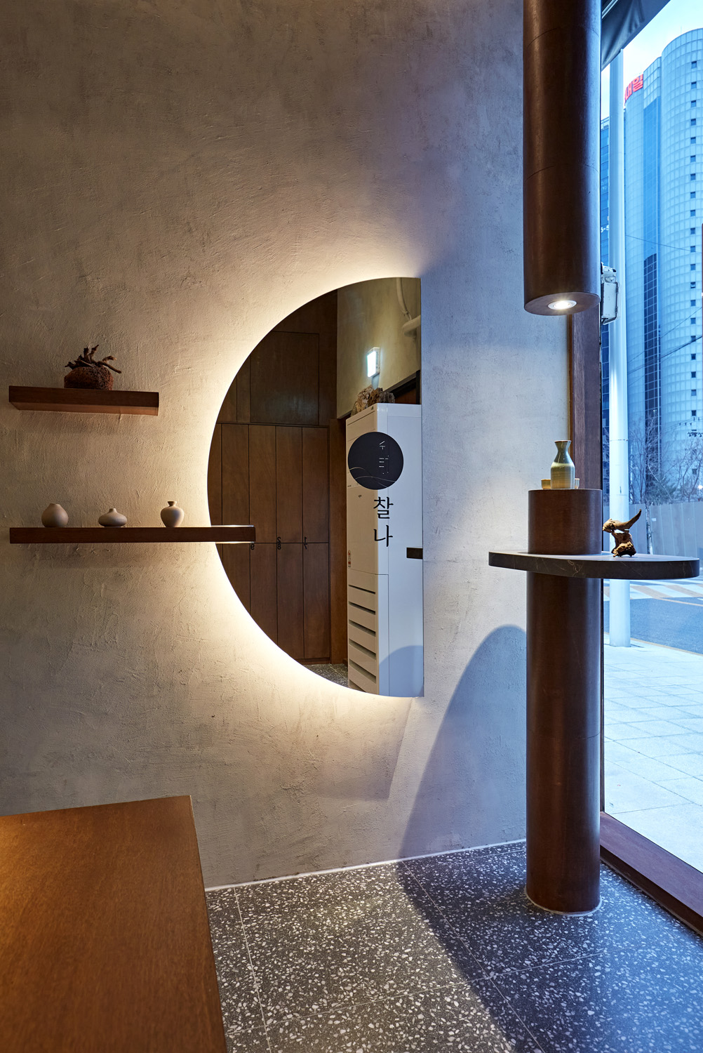 高级现代公寓，极简艺术与功能的完美融合-14