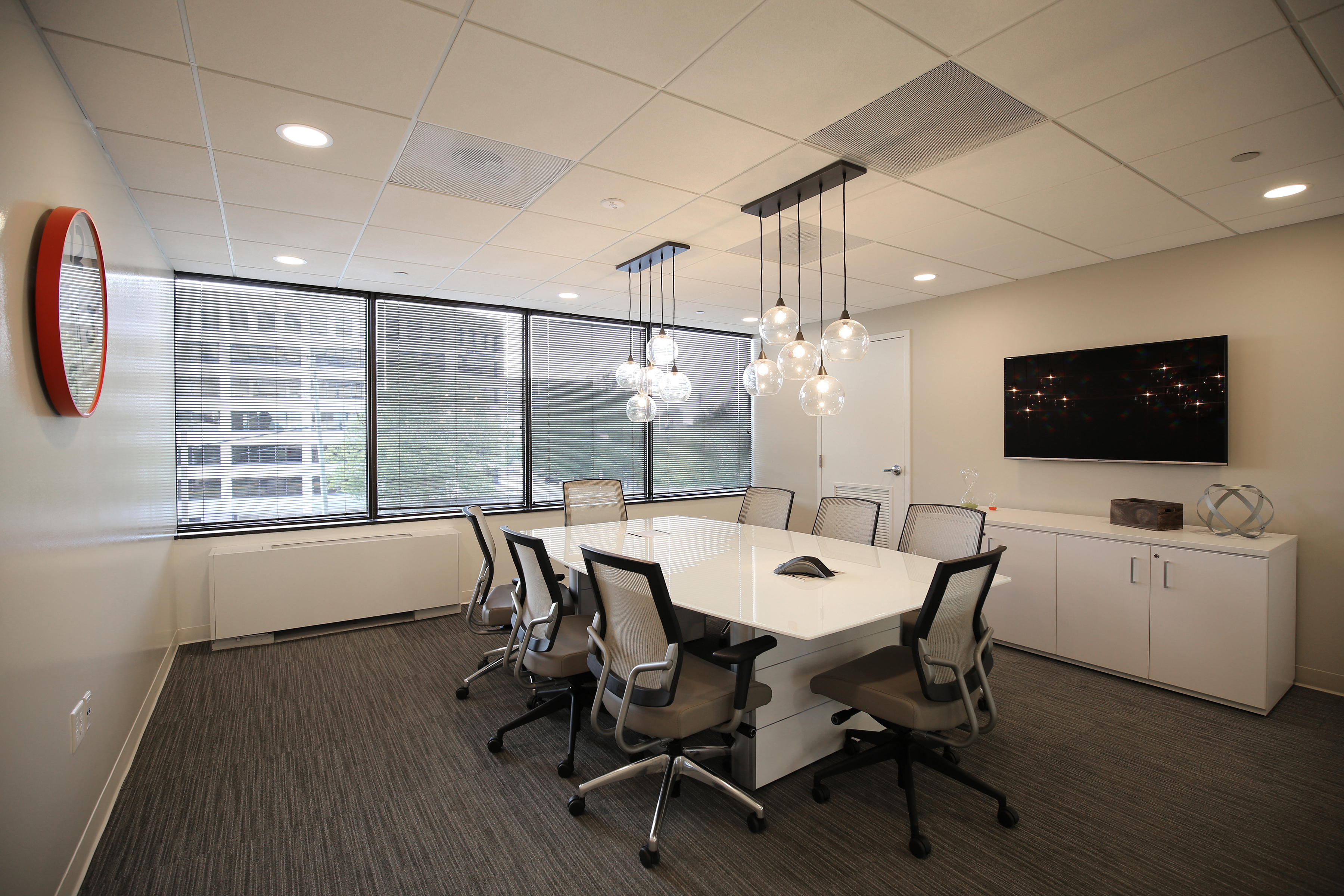 Valcourt Building Services 办公室 | 现代简约与功能性的完美结合-10