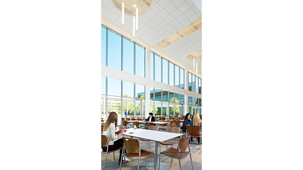 全球能源巨头 Halliburton 总部生活中心-8