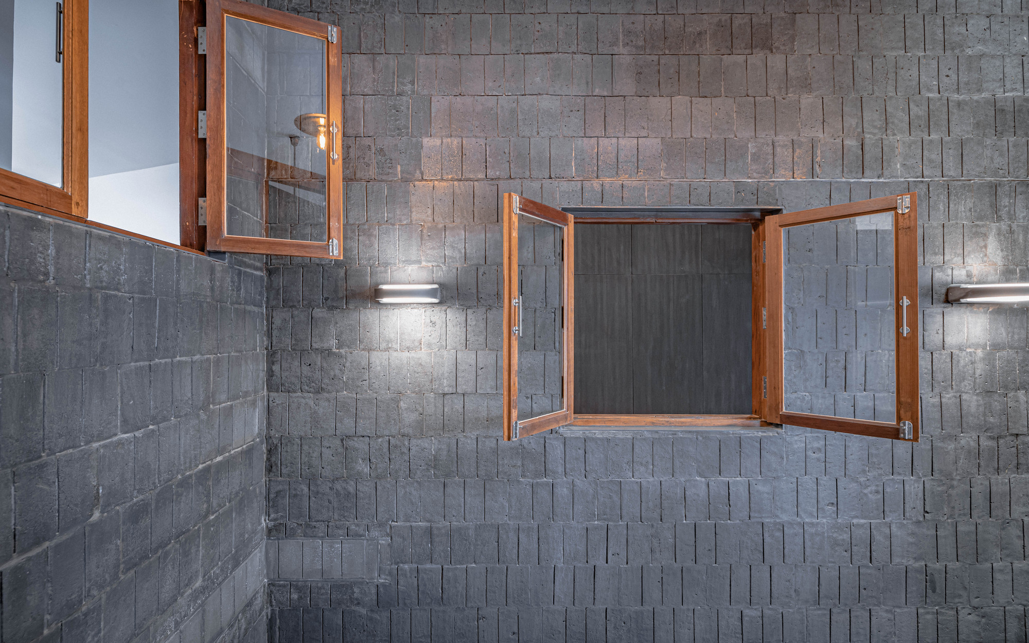 Baan Priggang / BodinChapa Architects-24