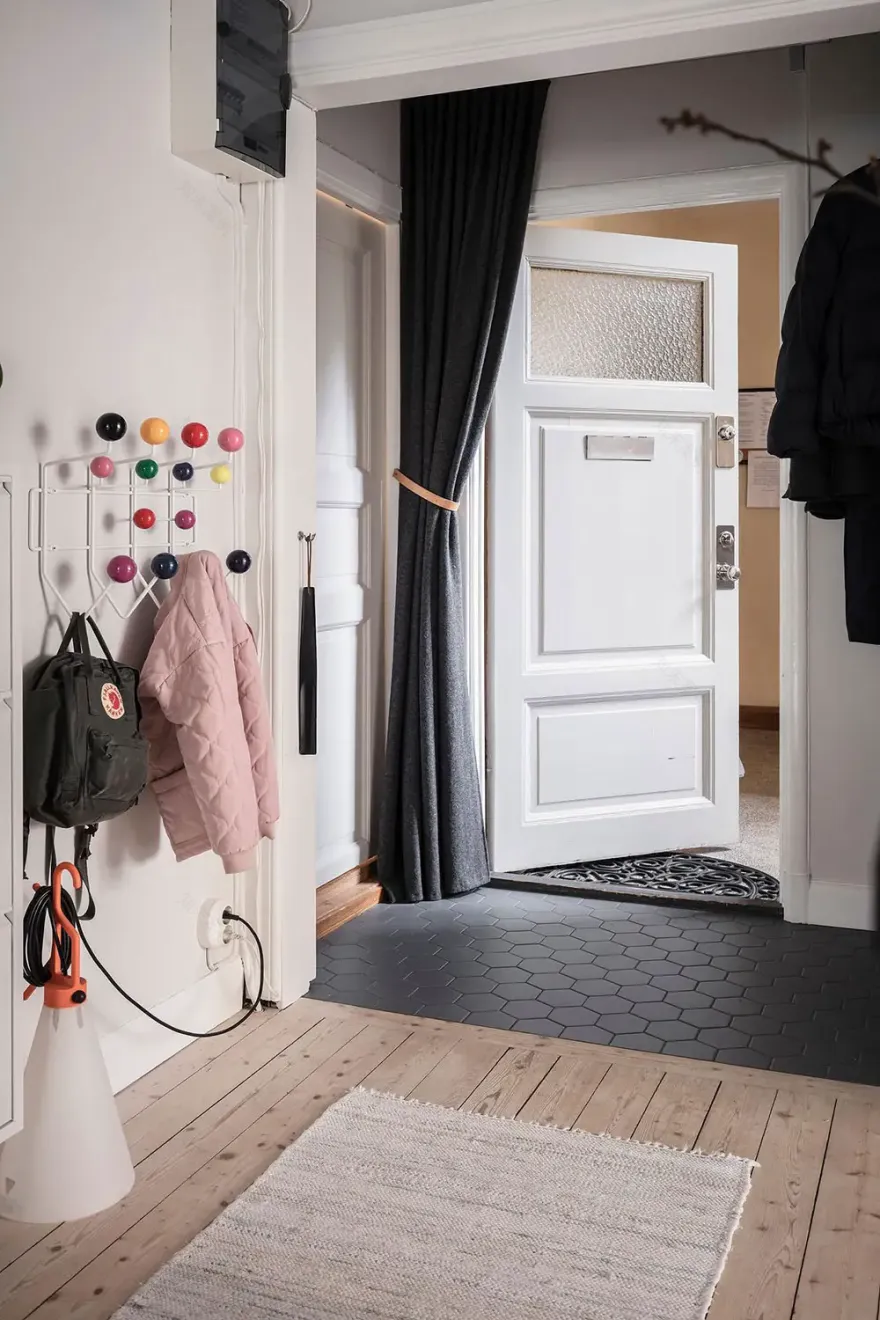 瑞典城市绿洲,复古公寓的温馨设计-22